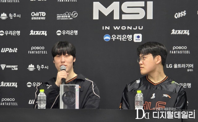 6월12일 '로드 투 MSI' 3라운드 경기 종료 후 한화생명e스포츠 인터뷰 현장. '제카' 김건우(왼쪽부터)와 '구마유시' 이민형