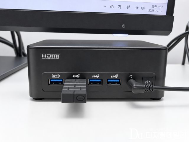 기컴 IT13 MAX 전면 USB 포트